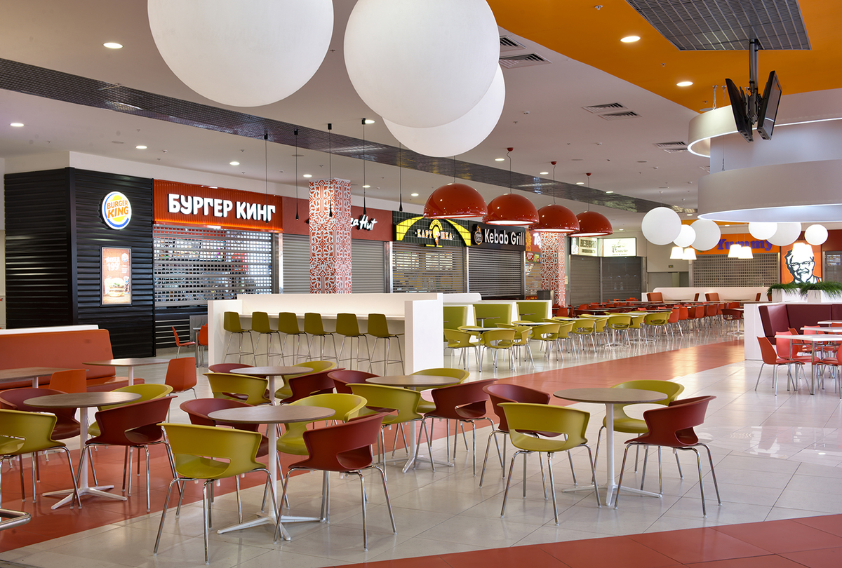 Прибыль «Вкусно — и точка», «Бургер Кинга» и Rostic’s пошла вниз: почему сети фастфуда стали зарабатывать меньше