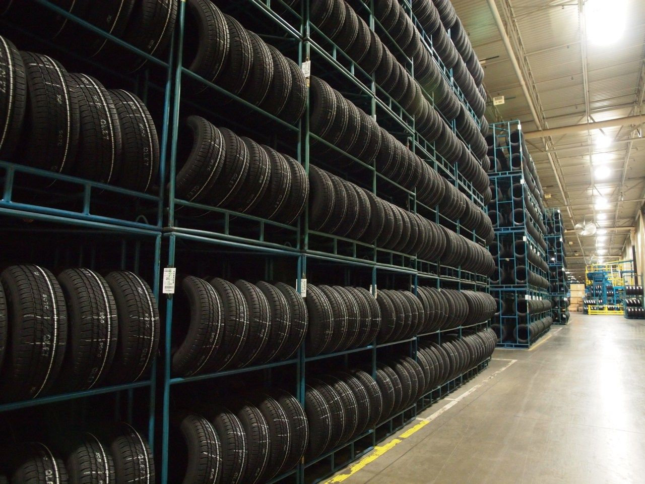 Российские заводы просят ввести пошлины 30% на китайские шины: как это изменит рынок