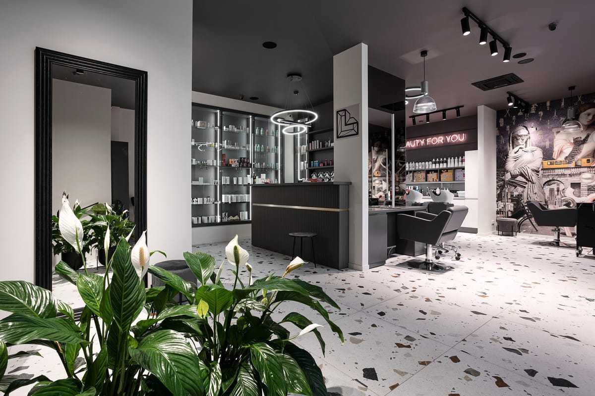 Салон красоты 2026: смета на 2.1 млн, смерть патента и почему салоны эконом-класса работают в минус