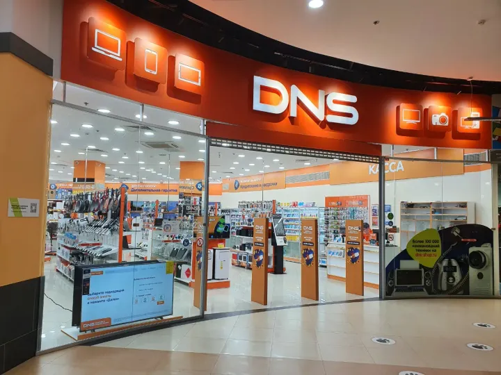 ОКУПИЛИСЬ? DNS: Как магазины электроники стали лидерами российского рынка